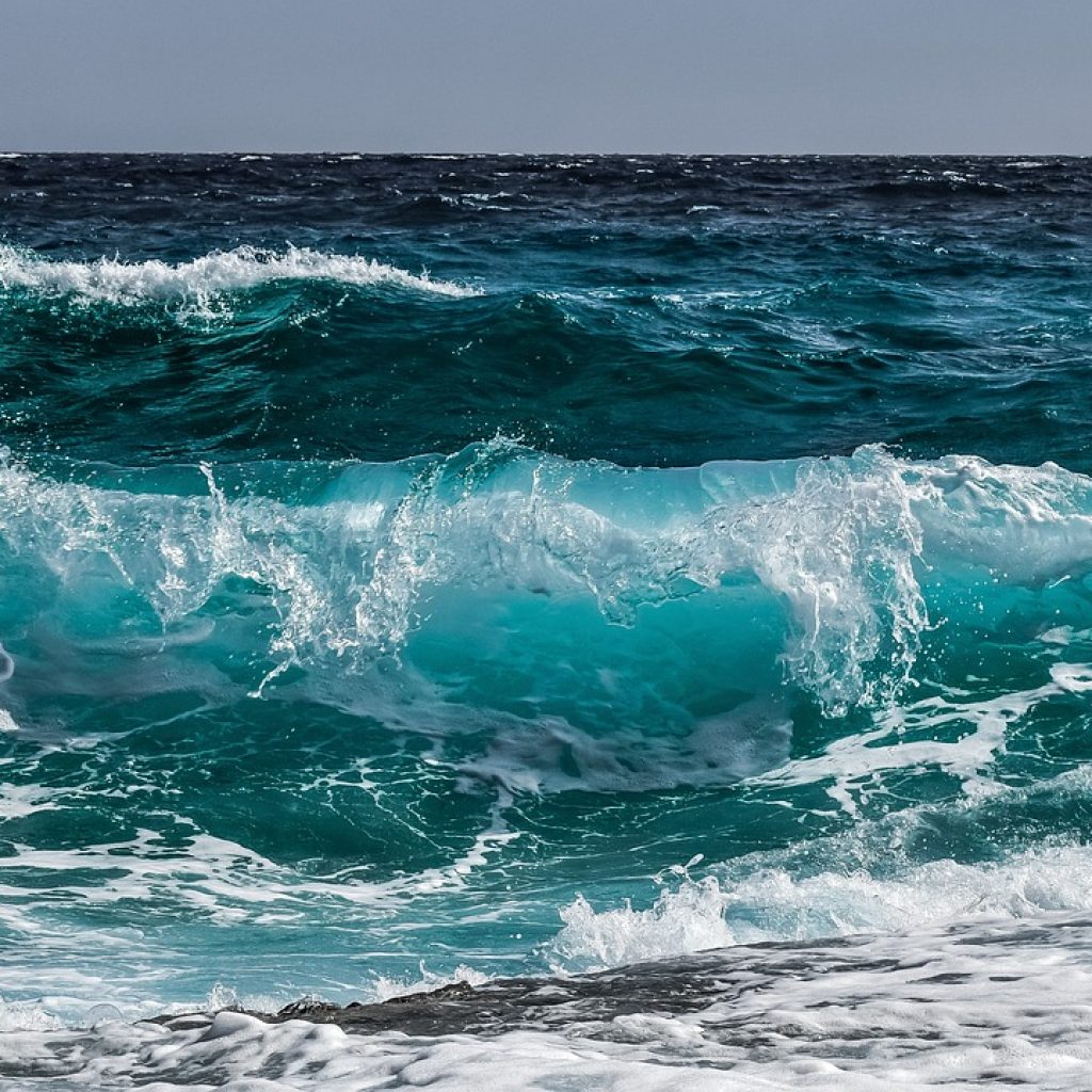 waves, sea, ocean-3473335.jpg